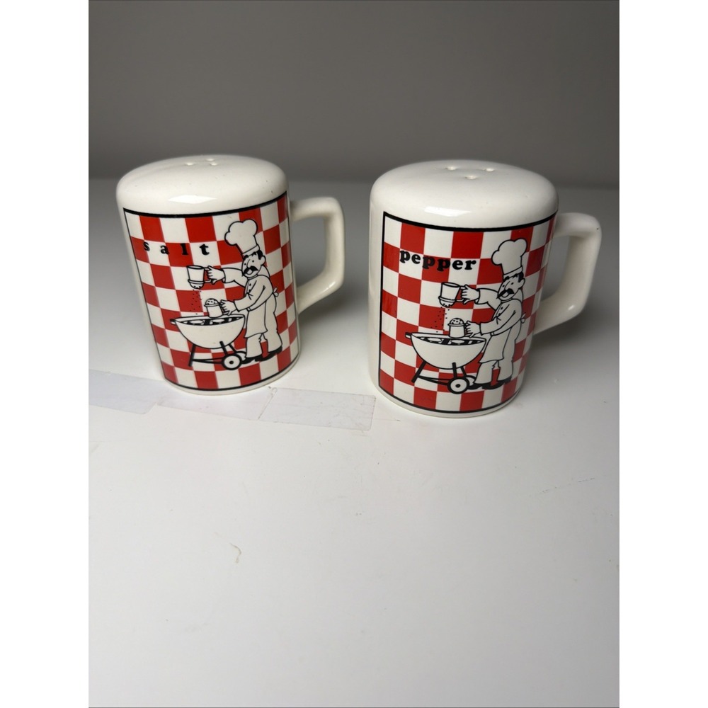 VTG B.B.Q. Barbecue Chef Salt‎ and Pepper Shaker set Ceramic Red/White Checked